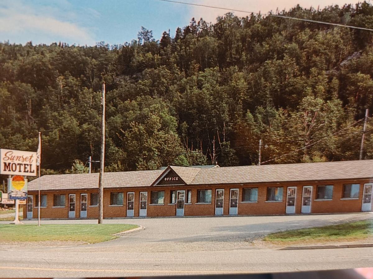 Sunset Motel Schreiber Luaran gambar
