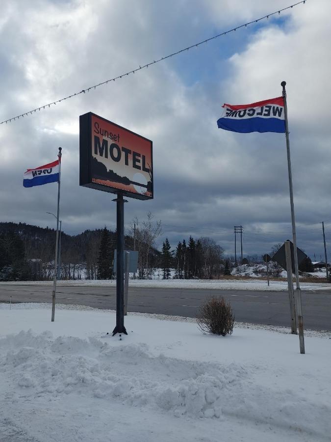 Sunset Motel Schreiber Luaran gambar